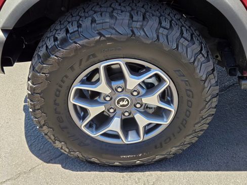 Certified 2025 Ford Bronco Badlands AWD/4WD image 9
