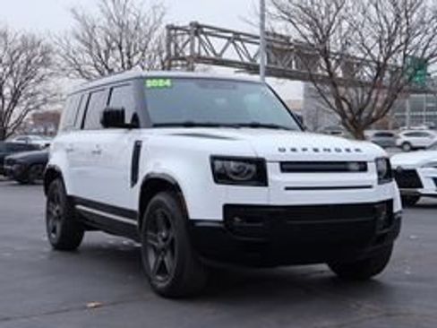 Certified 2024 Land Rover Defender 110 X-Dynamic SE AWD/4WD image 10