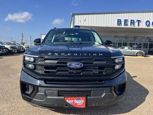 New 2025 Ford Expedition Active image 2