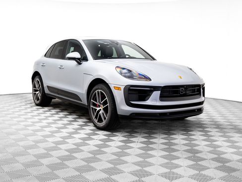 Certified 2023 Porsche Macan S AWD/4WD image 6