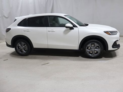 New 2026 Honda HR-V LX image 8