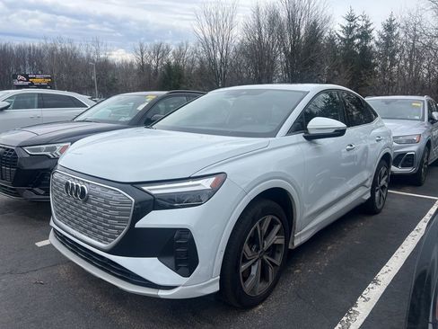 Used 2022 Audi Q4 e-tron Premium Plus w/ Premium Plus image 1