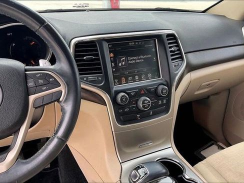 Used 2014 Jeep Grand Cherokee Laredo w/ 18" Wheel & 8.4" Radio Group image 8