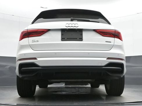 Used 2020 Audi Q3 2.0T Premium w/ Convenience Package AWD/4WD image 13