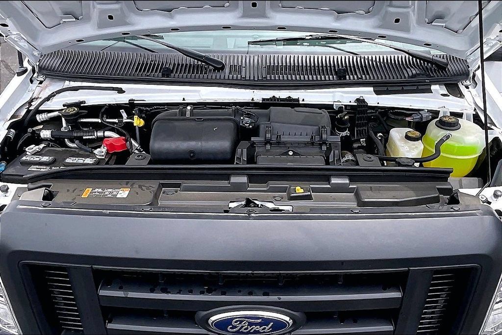 New 2024 Ford E-450 and Econoline 450 Super Duty w/ Driver's Safety Package RWD image 11