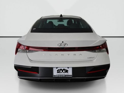 New 2026 Hyundai Elantra Limited FWD image 4