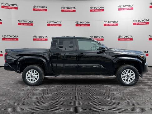Used 2024 Toyota Tacoma SR5 AWD/4WD image 4