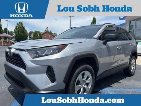 Used 2019 Toyota RAV4 LE FWD image 1