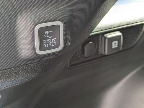 New 2025 Jeep Grand Cherokee Limited image 33