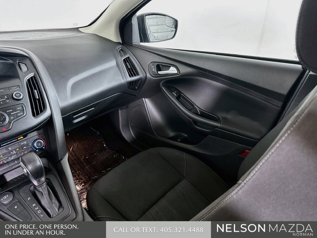 Used 2018 Ford Focus SE FWD image 24