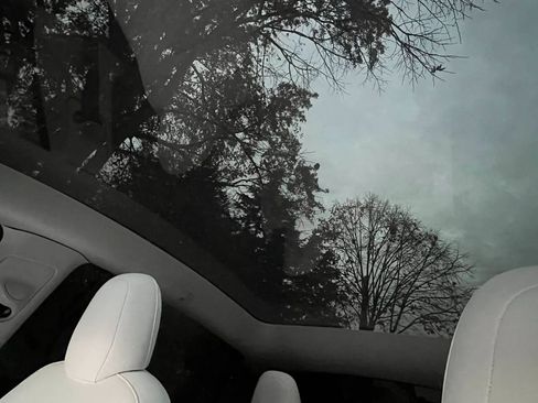 Used 2021 Tesla Model Y Performance image 16