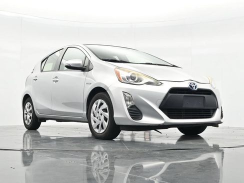 Used 2016 Toyota Prius C One FWD image 28