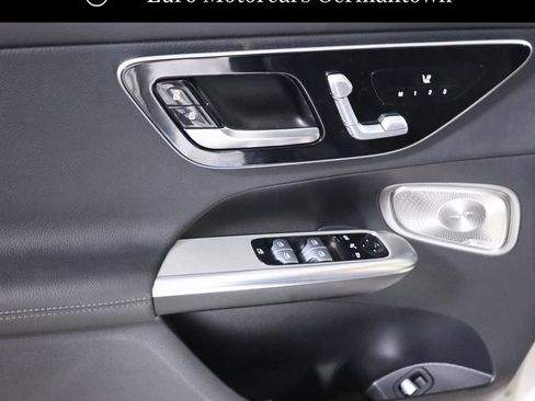 Used 2023 Mercedes-Benz GLC 300 4MATIC w/ AMG Line image 10