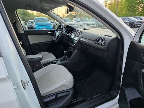 Used 2021 Volkswagen Tiguan SE AWD/4WD image 11