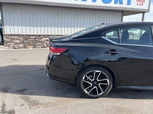 Used 2025 Nissan Sentra SR FWD image 12
