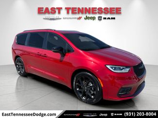 Used 2026 Chrysler Pacifica Limited w/ S Appearance Package FWD video 1