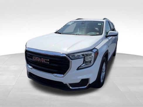 Certified 2023 GMC Terrain SLE w/ Driver Convenience Package FWD image 2