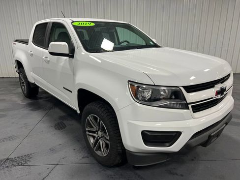 Used 2019 Chevrolet Colorado W/T w/ Custom Special Edition image 16