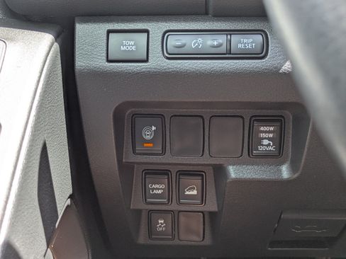 Used 2025 Nissan Frontier SL AWD/4WD image 25