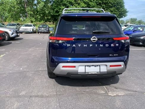 Used 2024 Nissan Pathfinder SL AWD/4WD image 4