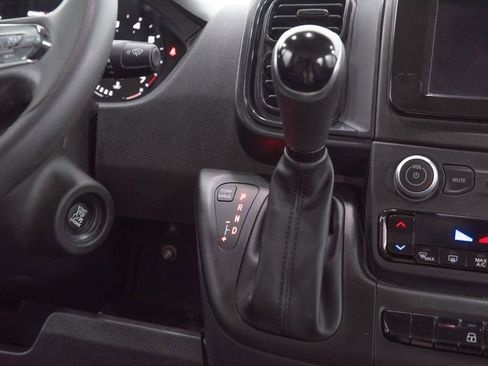Used 2025 RAM ProMaster 2500 w/ Convenience Group FWD image 18