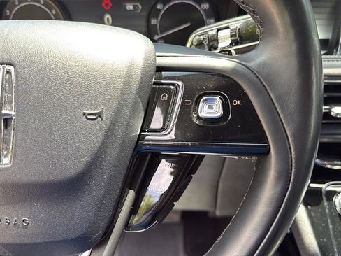 Used 2022 Lincoln Corsair AWD w/ Premium Package image 25