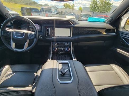 Used 2023 GMC Yukon Denali AWD/4WD image 15
