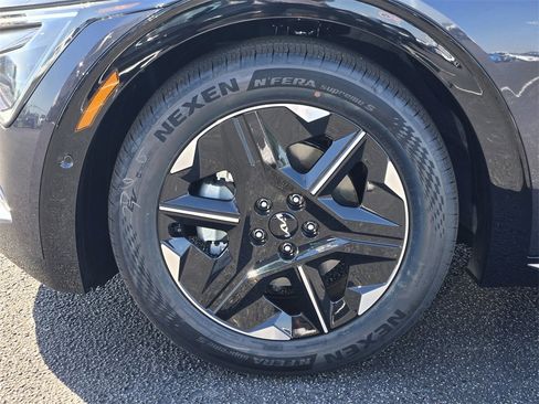 New 2025 Kia EV6 Wind image 7