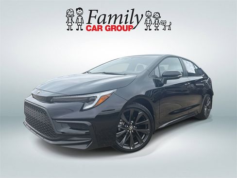 Used 2025 Toyota Corolla SE image 1