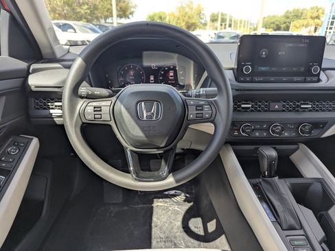Used 2025 Honda Accord SE image 11