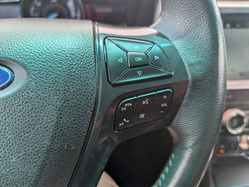Used 2019 Ford Explorer XLT w/ Equipment Group 202A FWD image 21