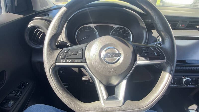 Used 2021 Nissan Kicks S FWD image 14