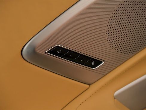 Used 2022 Chevrolet Corvette Stingray Premium Conv w/ Z51 Performance Package image 22