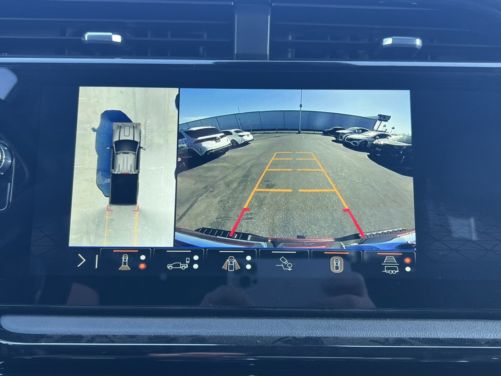 Used 2025 GMC Sierra 3500 AT4 w/ AT4 Premium Plus Package AWD/4WD image 33