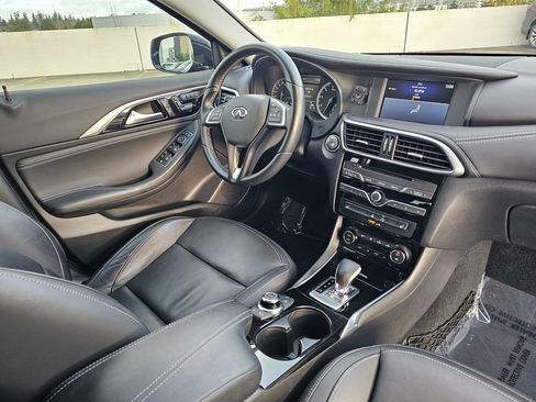 Used 2018 INFINITI QX30 w/ Cargo Package image 18