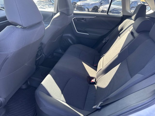 Used 2024 Toyota RAV4 LE AWD/4WD image 17