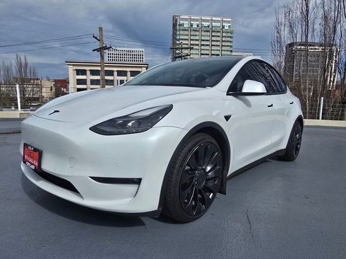 Used 2022 Tesla Model Y Performance image 43