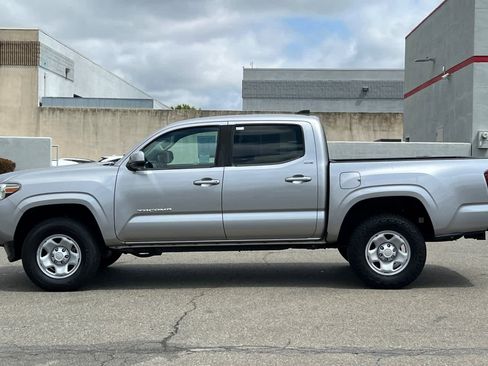 Used 2020 Toyota Tacoma SR5 RWD image 9