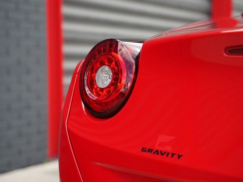 Used 2016 Ferrari California T image 13