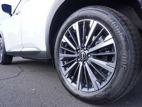 New 2026 Nissan Pathfinder Platinum image 6