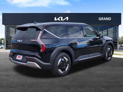 New 2026 Kia EV9 Wind image 5