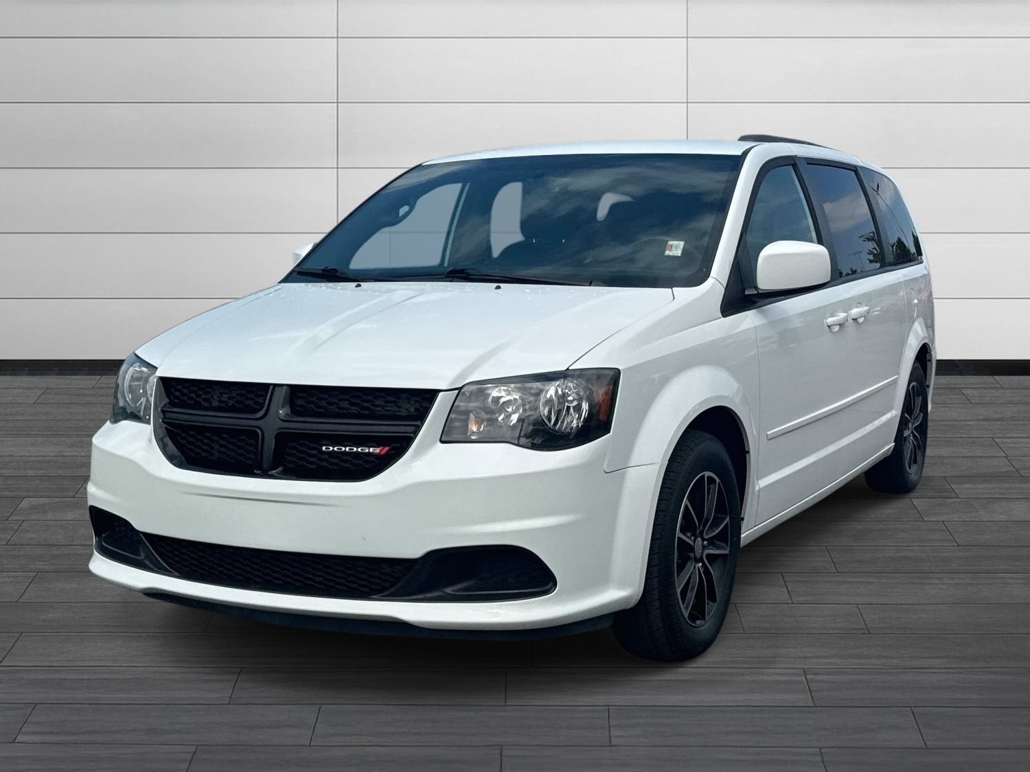 Used 2017 Dodge Grand Caravan SE FWD image 10