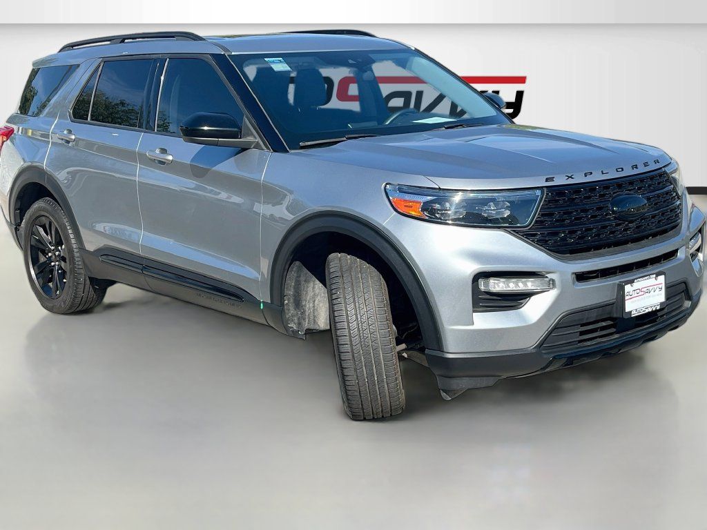 Used 2023 Ford Explorer XLT w/ Equipment Group 202A AWD/4WD image 1