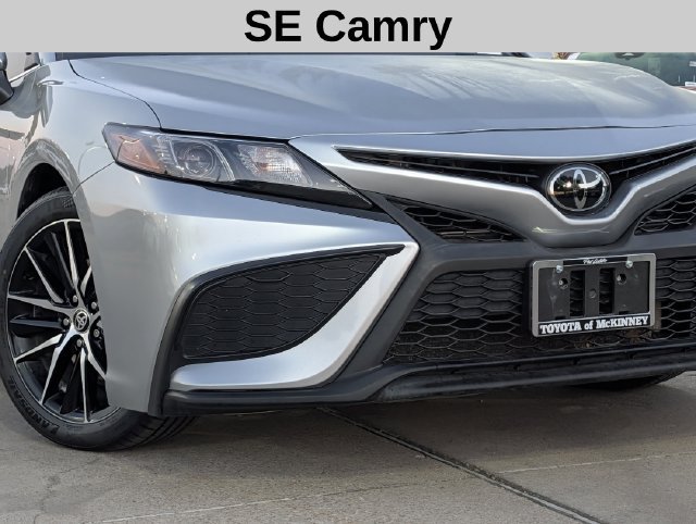 Used 2023 Toyota Camry SE FWD image 3