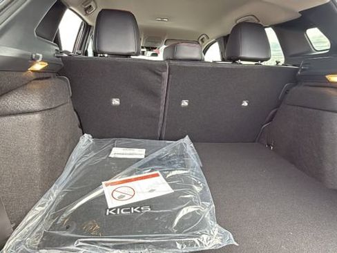 New 2026 Nissan Kicks SR w/ Cold Weather Package image 27