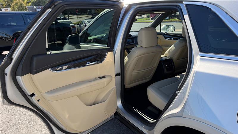 Used 2019 Cadillac XT5 FWD image 41