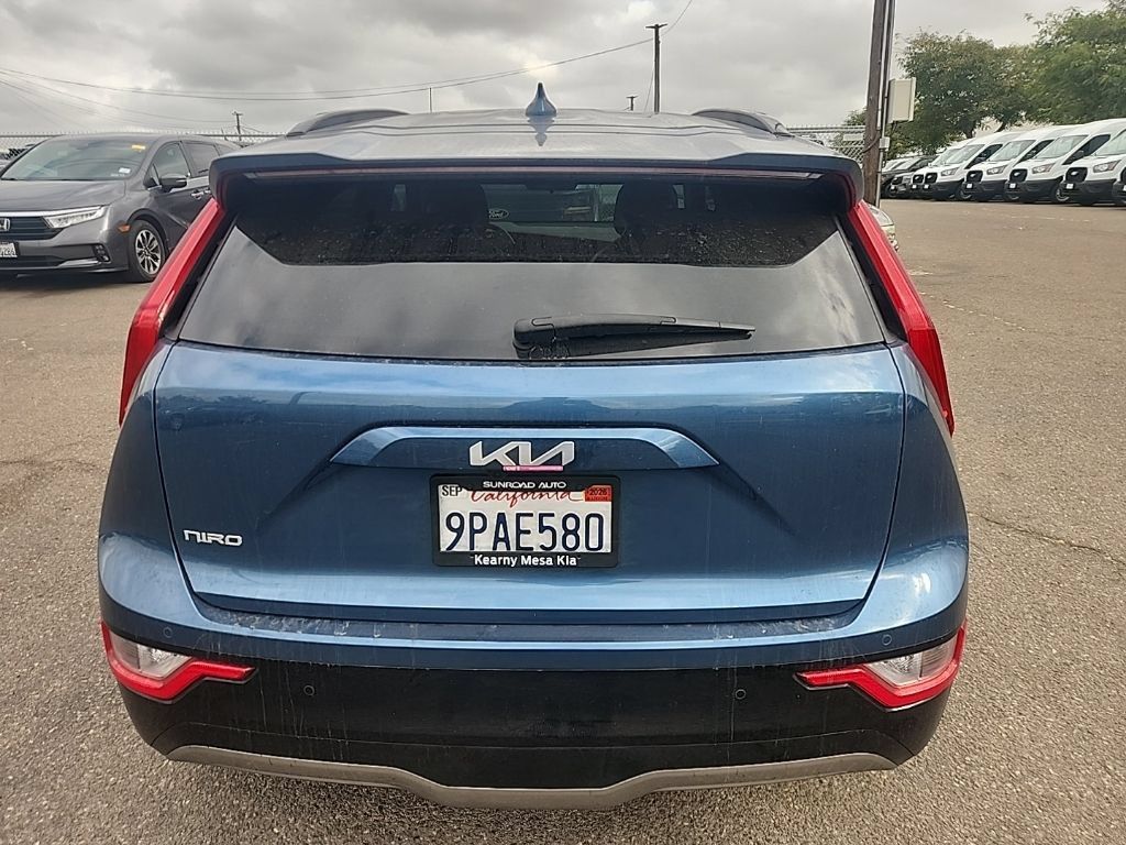 Certified 2024 Kia Niro Wind FWD image 12