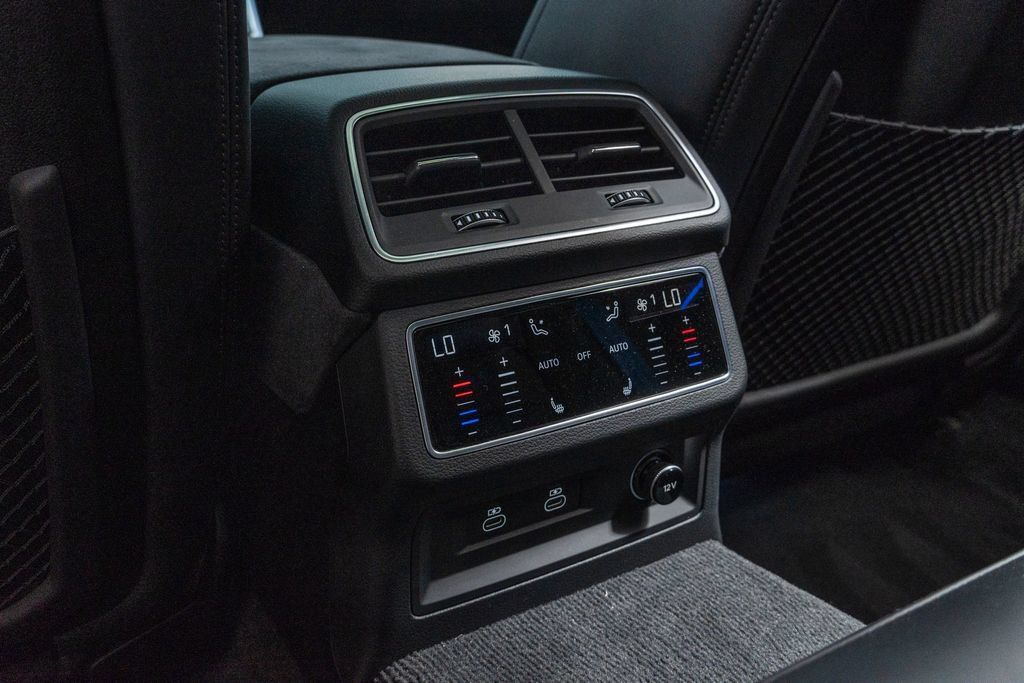Used 2024 Audi RS 6 performance w/ Matte Carbon Package AWD/4WD image 19