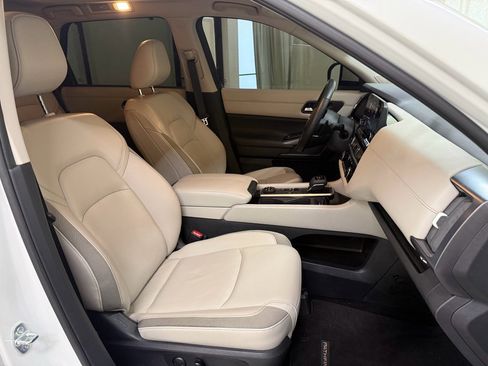 Used 2023 Nissan Pathfinder SL w/ SL Premium Package image 26