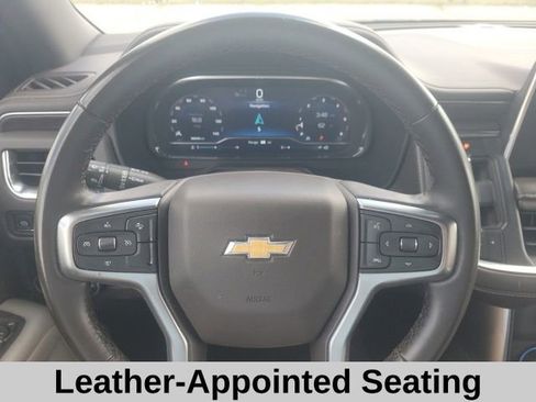 Used 2024 Chevrolet Suburban LT RWD image 14